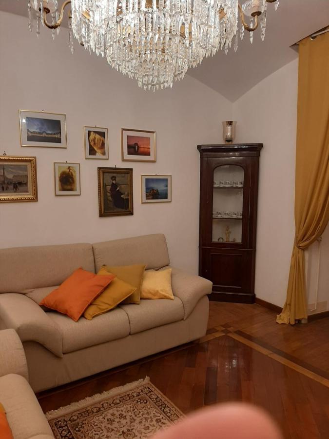 La Casa Di Francesca Hotel Napoli Bagian luar foto